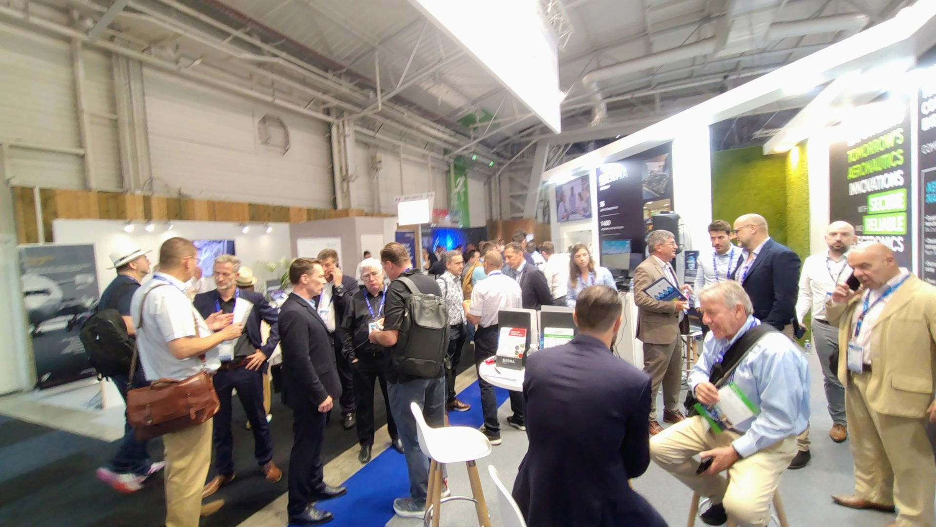 how to get more visitors to your booth